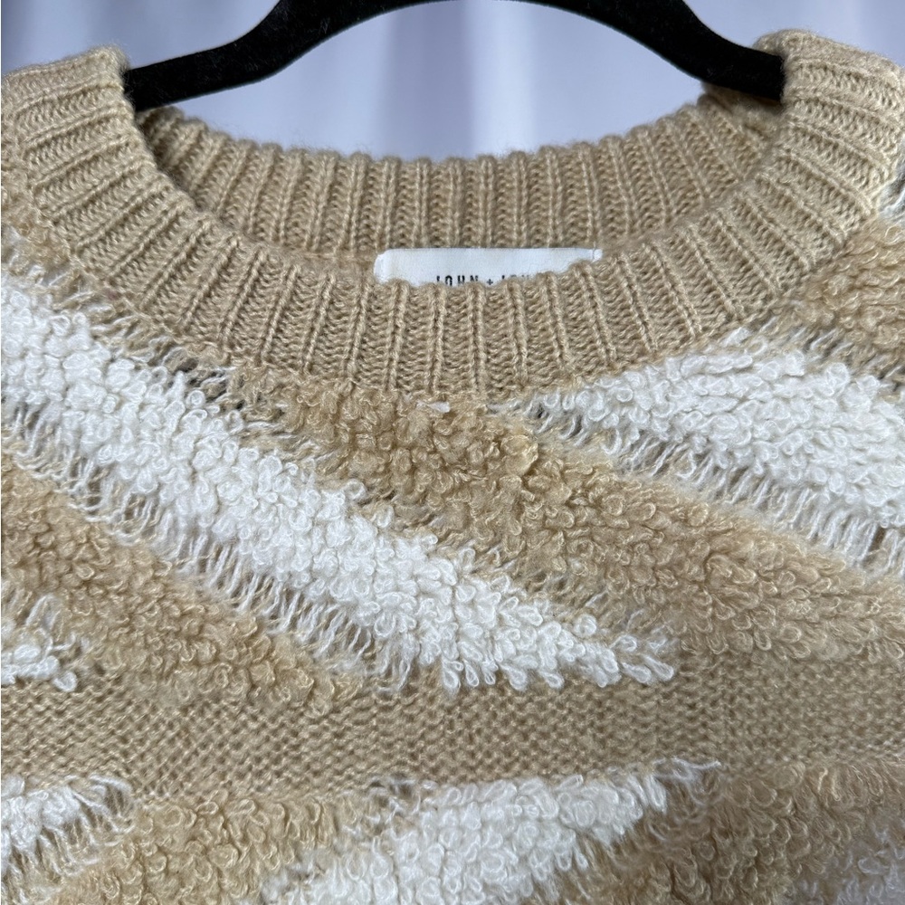 John + Jenn Chevron Pattern Pullover Sweater In L… - image 3